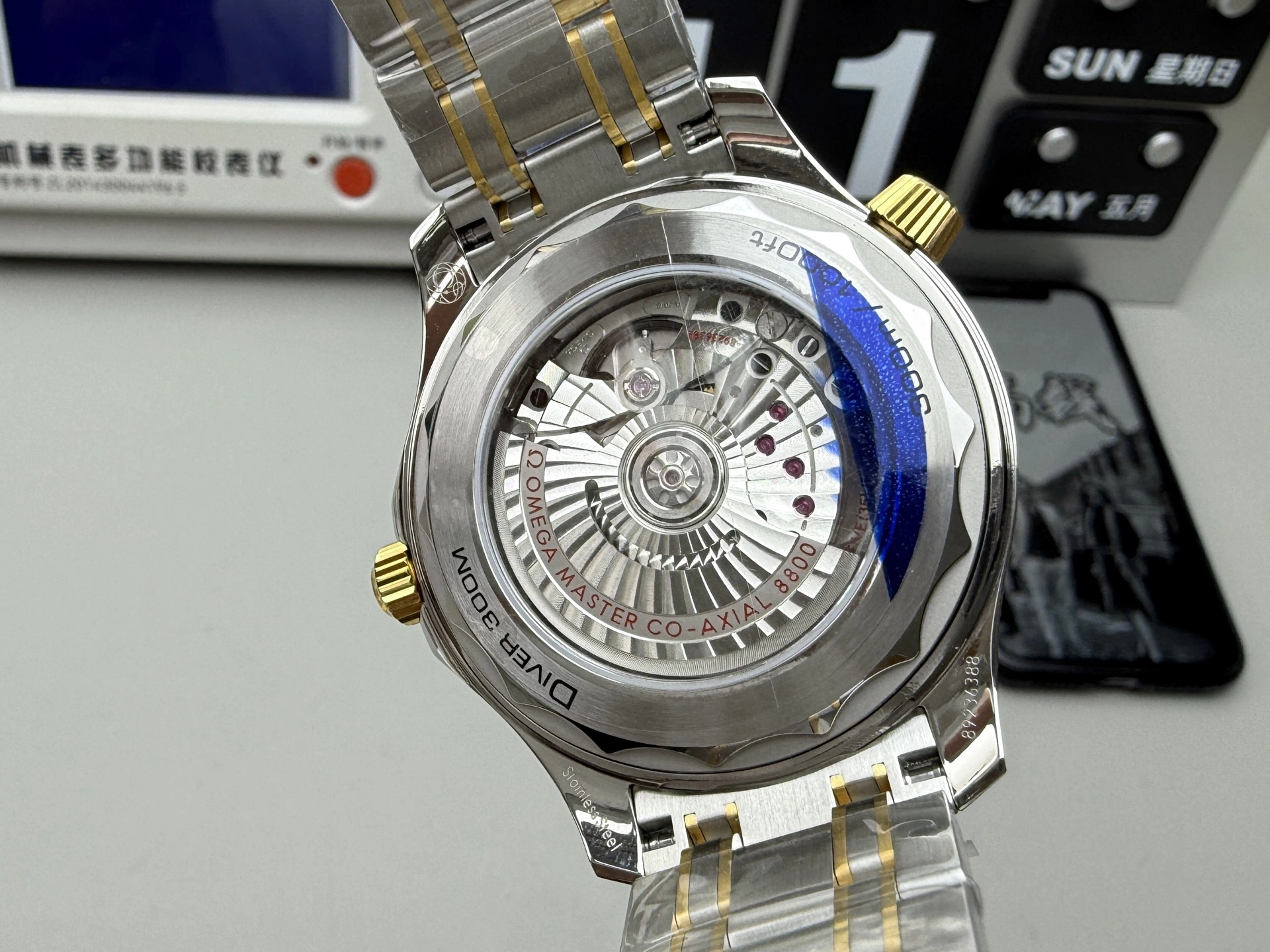 Vibrant CBD Factory Omega Seamaster Diver 300M 42mm Two-Tone Yellow Gold Blue Dial (210.20.42.20.03.001) 1:1 Super Clone -DD8800 Movement 283